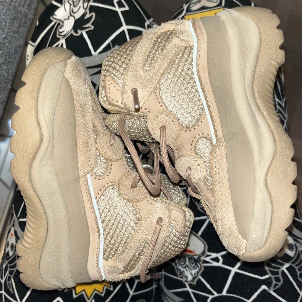 🩶Kids Yeezy Boots🩶